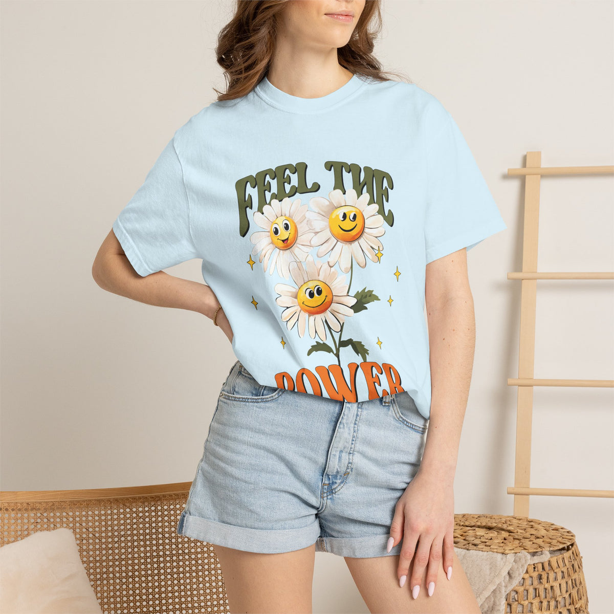 Feel the Power Daisy T-Shirt — Retro Smiley Flower Graphic Tee