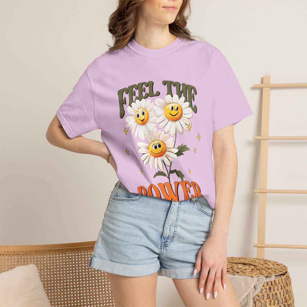 Feel the Power Daisy T-Shirt — Retro Smiley Flower Graphic Tee