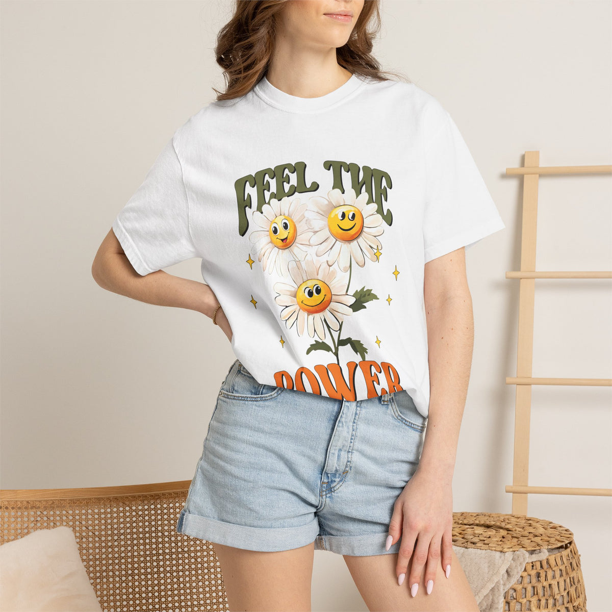 Feel the Power Daisy T-Shirt — Retro Smiley Flower Graphic Tee