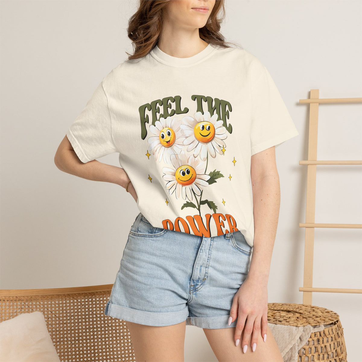 Feel the Power Daisy T-Shirt — Retro Smiley Flower Graphic Tee