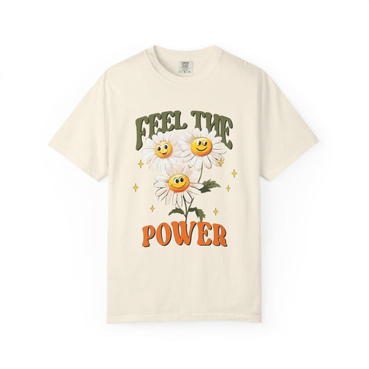 Feel the Power Daisy T-Shirt — Retro Smiley Flower Graphic Tee